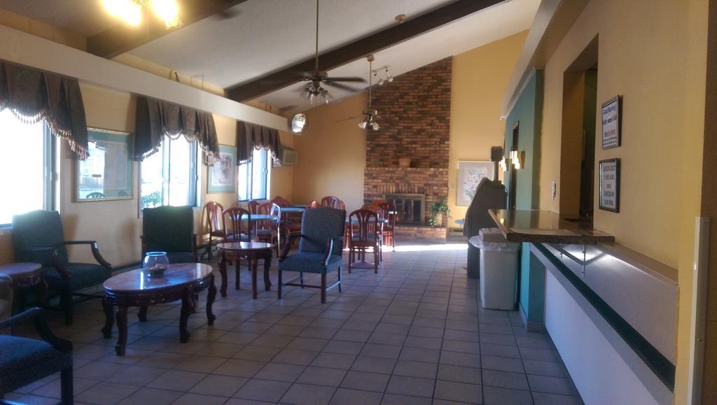Days Inn & Suites By Wyndham Caseyville Luaran gambar