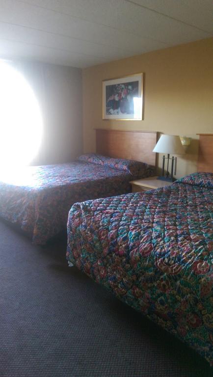Days Inn & Suites By Wyndham Caseyville Bilik gambar